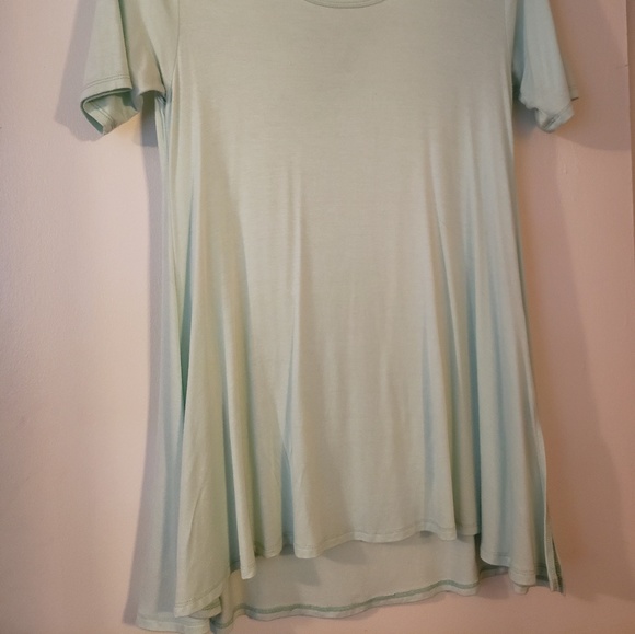 Lularoe Classic T - Picture 3 of 3